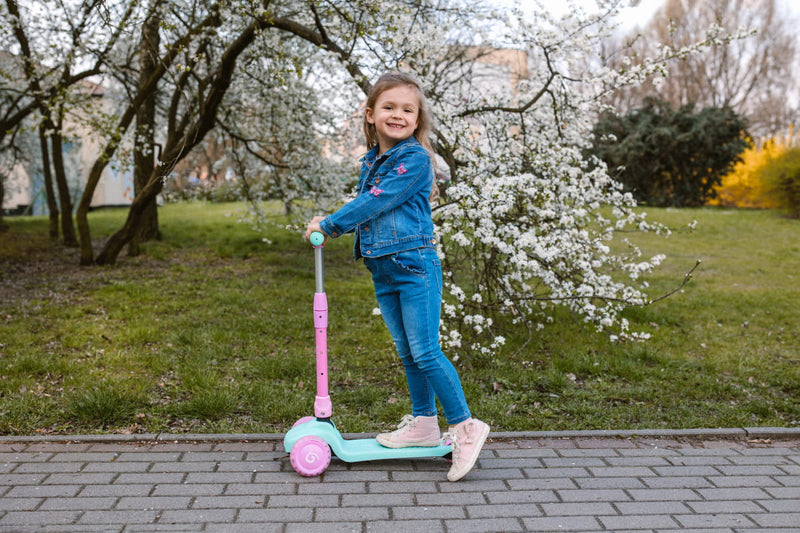 Kidwell JAX Folding 3-Wheel Scooter with LED Light-Up Wheels – Kids Ages 3+ (2 Colours)