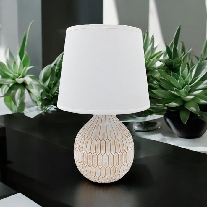 36X22X22CM TABLE LAMP 9" SHADE