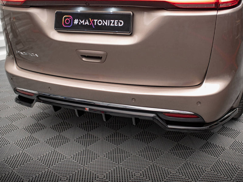 Maxton Design - CENTRAL REAR SPLITTER (VERTICAL BARS) CHRYSLER PACIFICA MK2