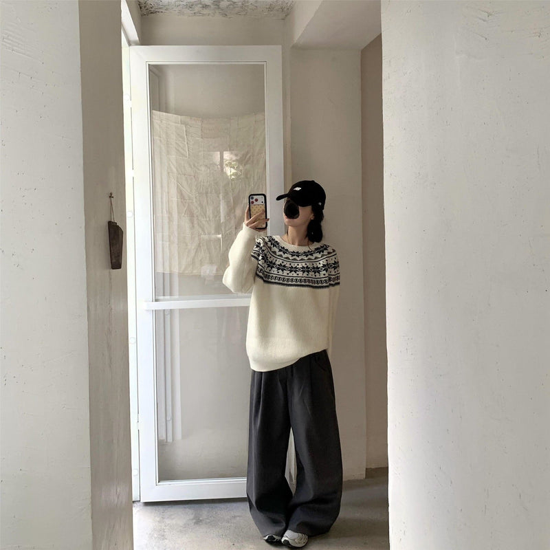 Soft And Relaxed-style Round-neck Loose-fit Pullover Knit Sweater