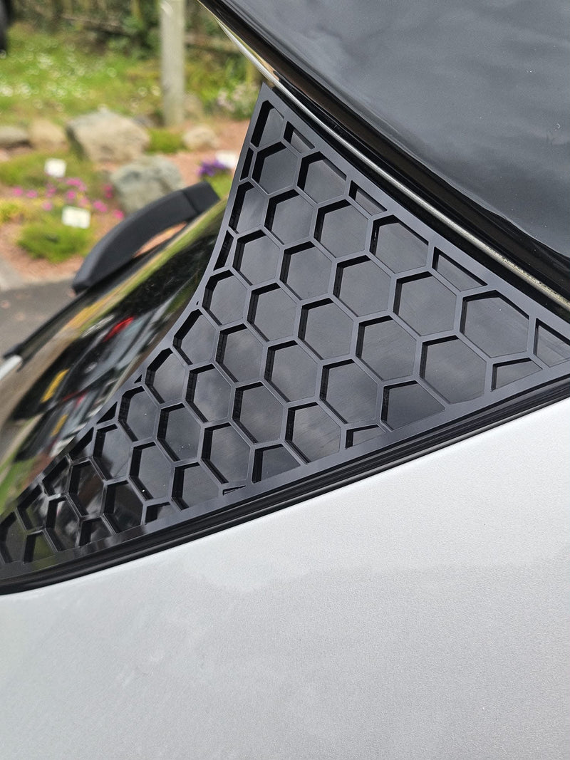 Ford Focus MK4 & MK4.5 (All Models) Rear Window Side Cover (Hex Design)