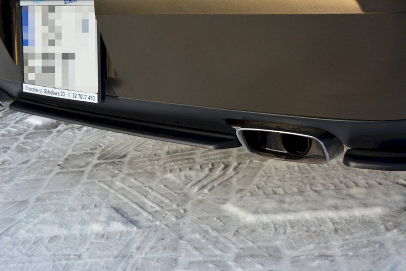 Maxton Design - CENTRAL REAR SPLITTER DODGE CHALLENGER MK3 PHASE-1 SRT8 COUPE (WITHOUT VERTICAL BARS) (2008-14)