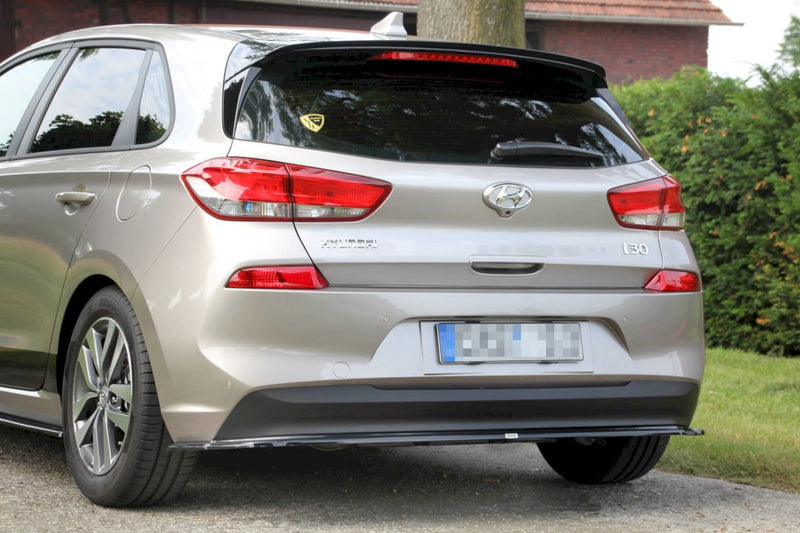 Maxton Design - Central Rear Splitter Hyundai I30 Mk3 Hatchback