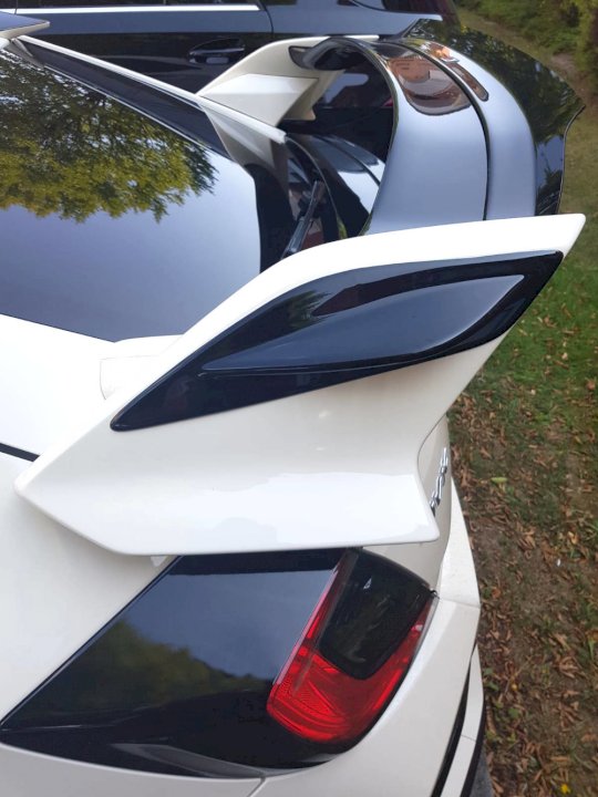 Maxton Design - WING (MAIN SPOILER) SIDE EXTENSIONS HONDA CIVIC MK10 TYPE-R (2017-UP)