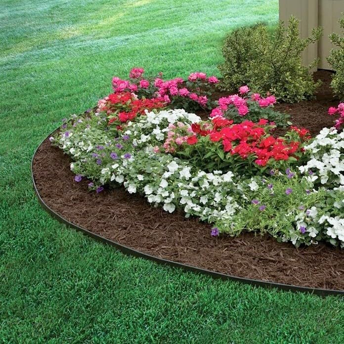 10m Flexible Lawn Edging Border with 20 Pegs Black