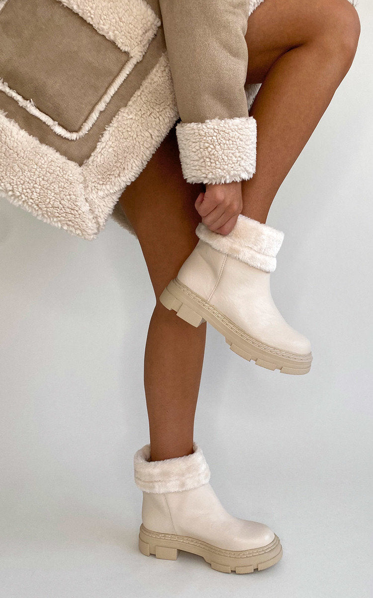 ikrush-cassie-faux-leather-fluffy-bow-ankle-boots-1663317869IMG-0431.jpg