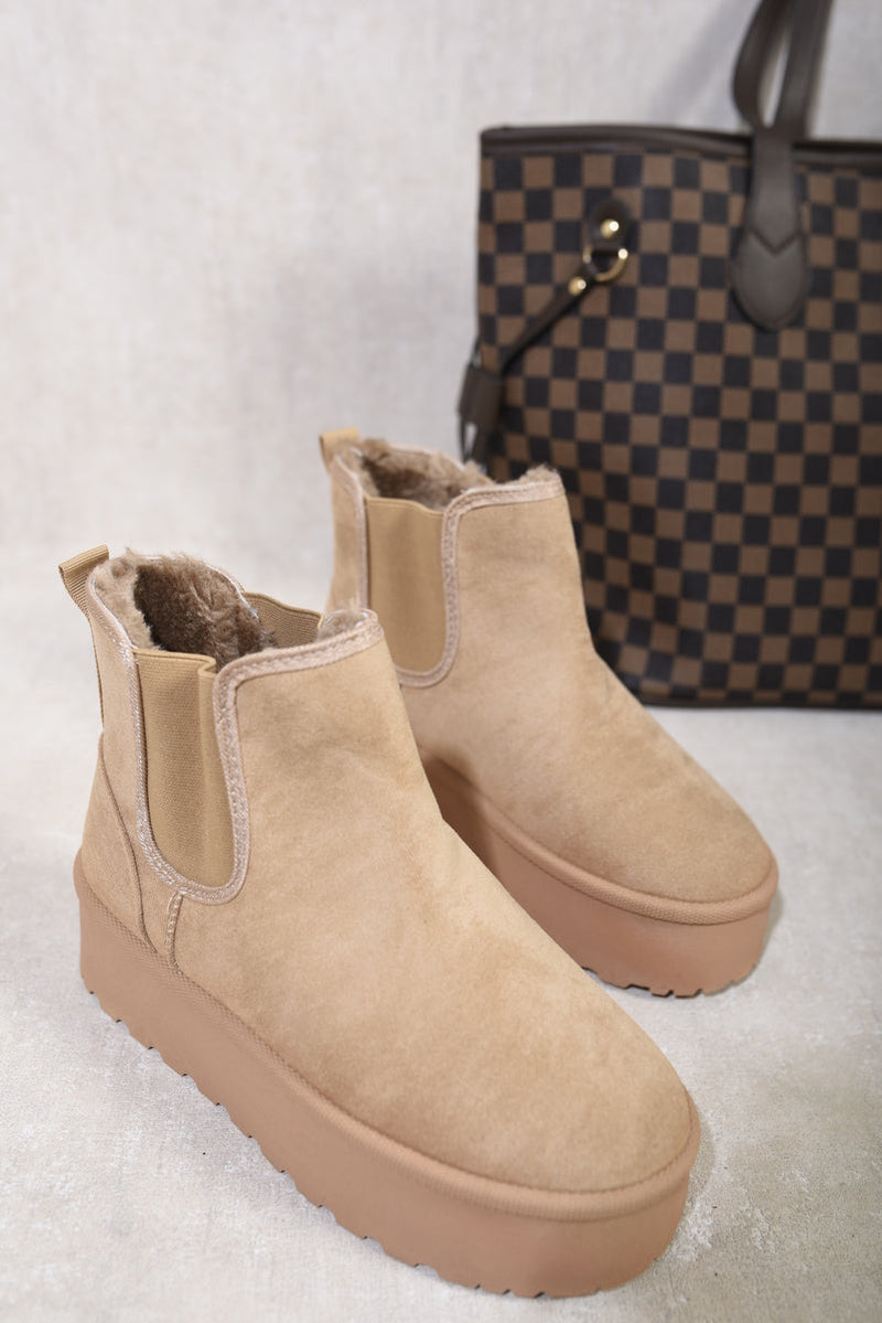 ikrush-edith-fluffy-platform-sole-chelsea-faux-fur-lined-ankle-boots-1703682211536950.jpg
