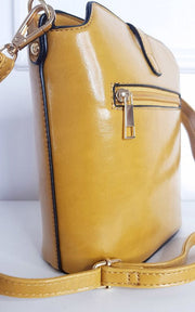 ikrush-lily-faux-leather-crossbody-bag-with-gold-detail-and-adjustable-strap-1631185329527716-2.jpg