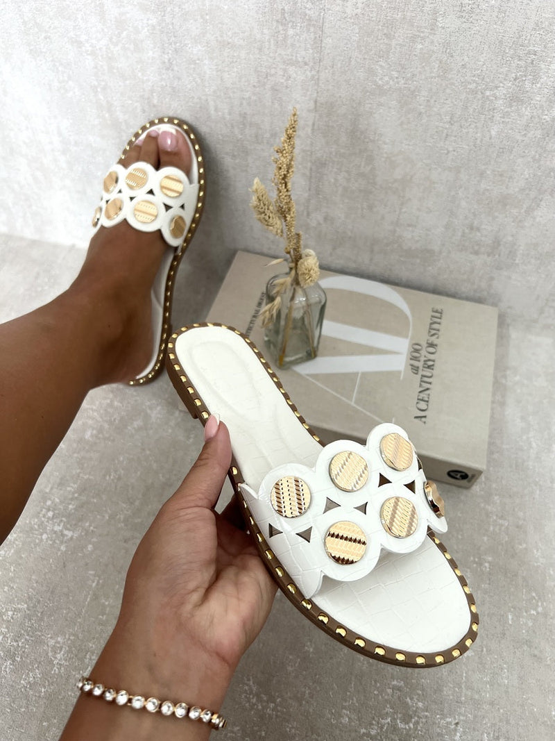 ikrush-vivian-studded-strap-flat-sandals-1720113039IMG-3654.jpg