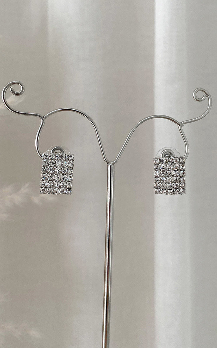ikrush-willa-embellished-earrings-1658253284IMG-0845.jpg