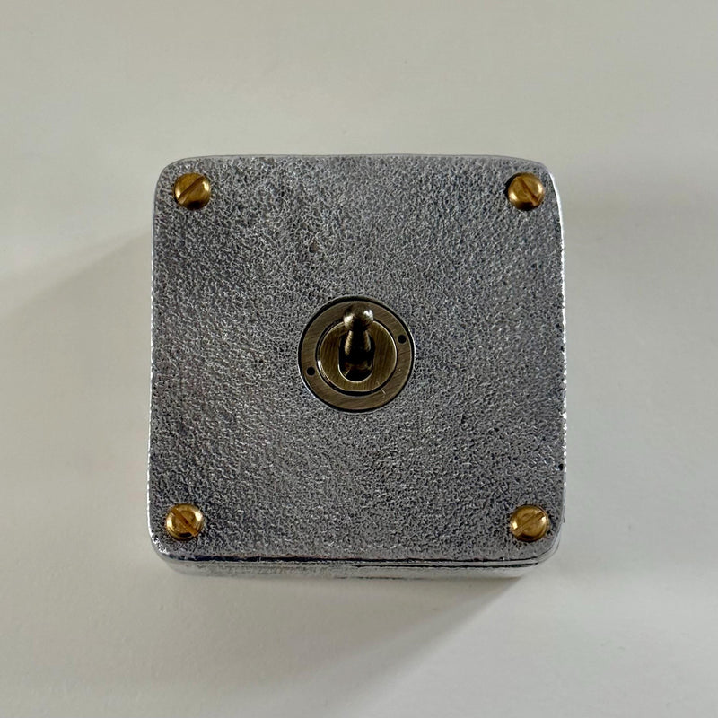 Single Gang Solid Cast Metal Surface Mounted Conduit Light Switch Industrial 2 Way