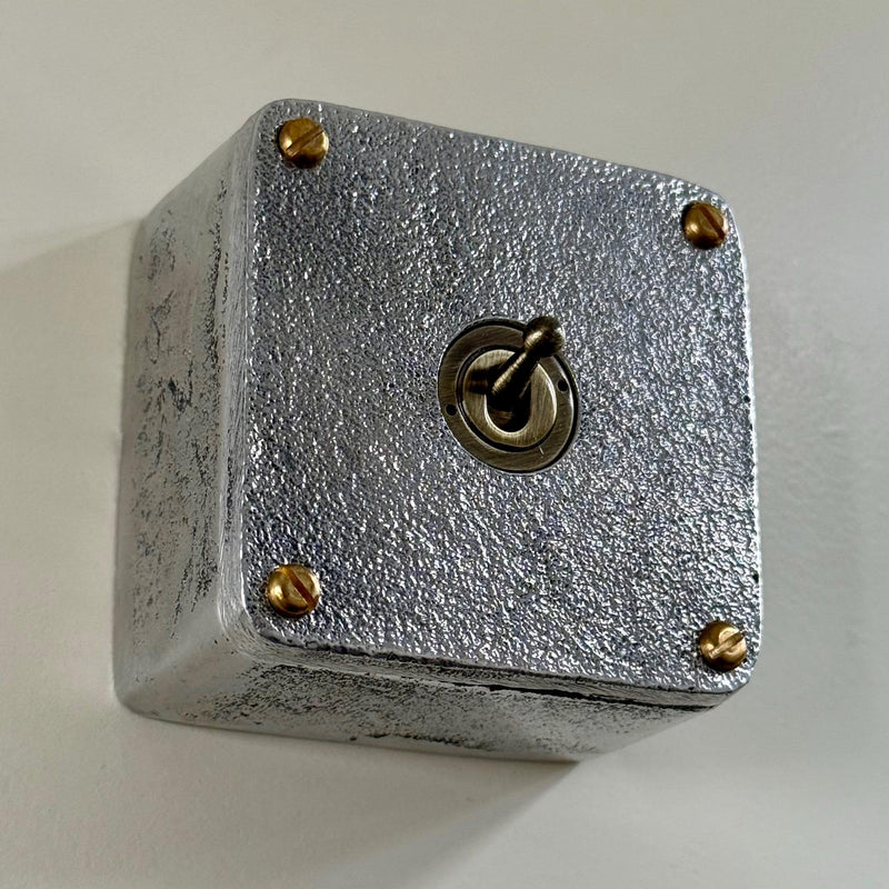 Single Gang Solid Cast Metal Surface Mounted Conduit Light Switch Industrial 2 Way