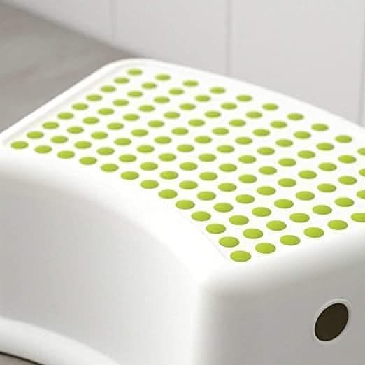 Kids Plastic Step Stool Anti Slip Lightweight Bathroom Footstool