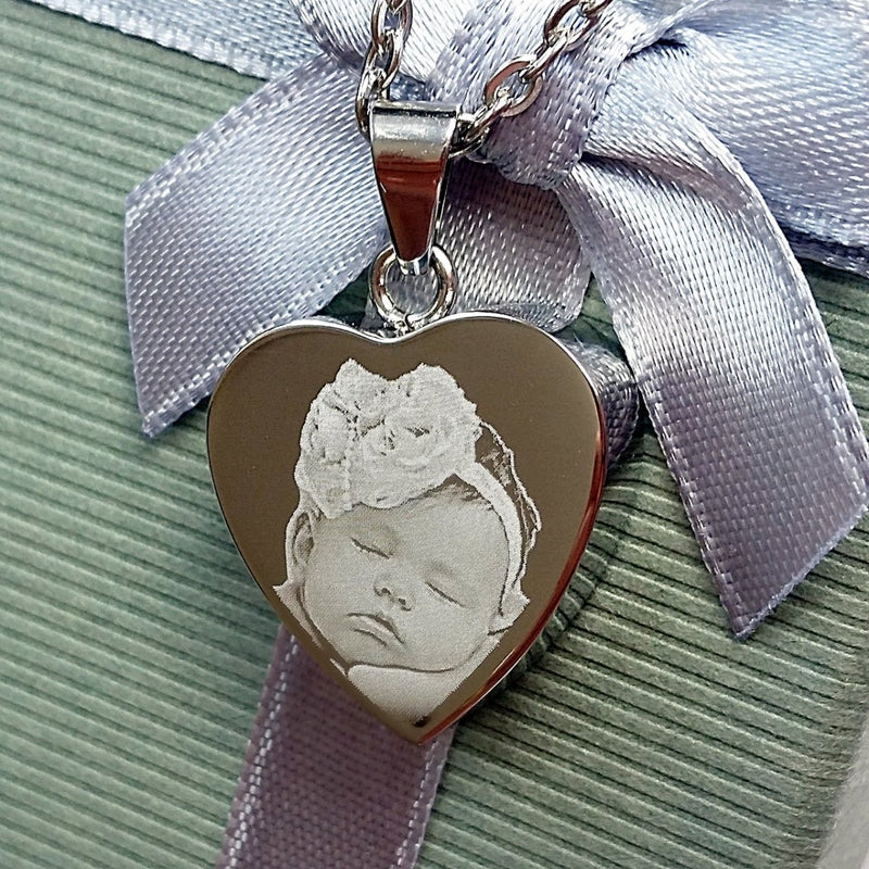 Memorial Ashes Pendant – Engraved Stainless Steel Heart Cremation Jewelry Gift