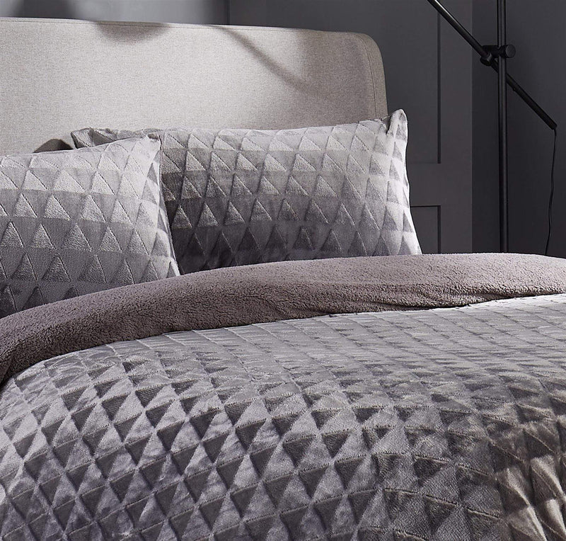 OLIVIA ROCCO Geometric Reversible Teddy Bear Faux Fur Duvet Set Ultra Soft Bedding