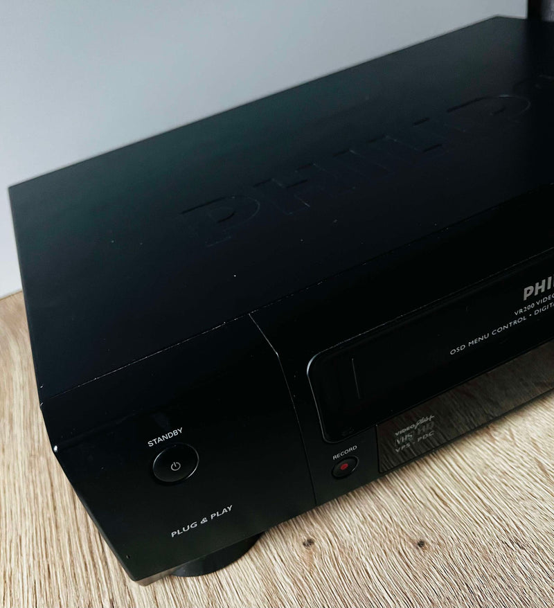 Philips VR200 Video Recorder + Scart to HDMI Lead + 3 VHS Video Tapes