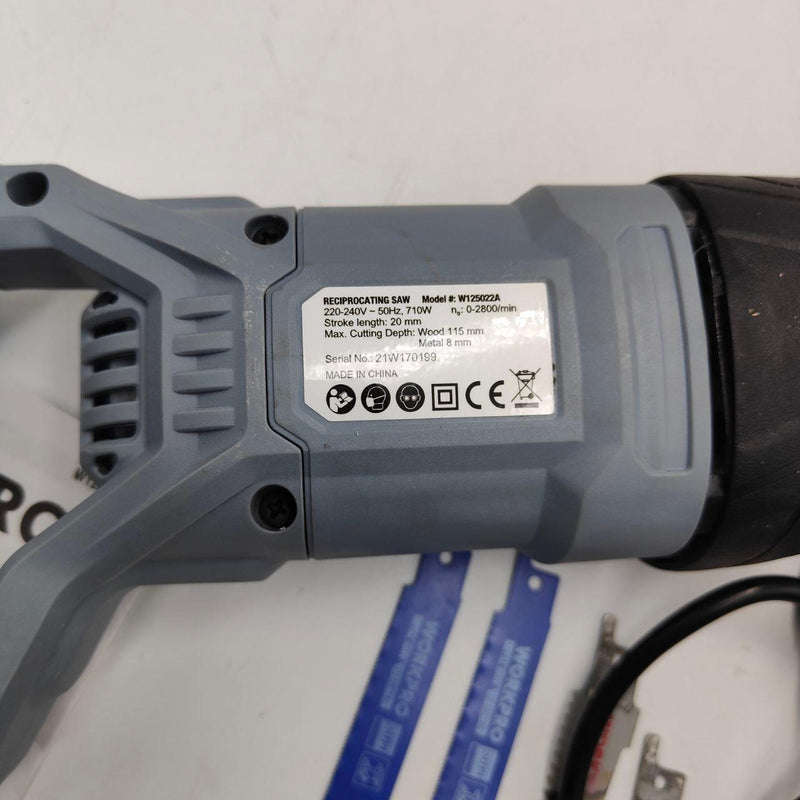 Reciprocating Saw 710W Corded 2800 RPM 4 Blades Wood Metal Cutting WORKPRO