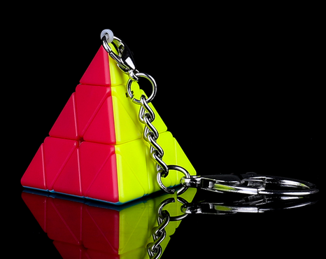 QiYi Pyraminx keychain