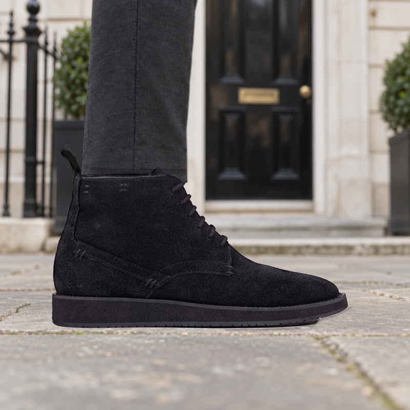 QUIVE London Chester Suede Chukka Boots
