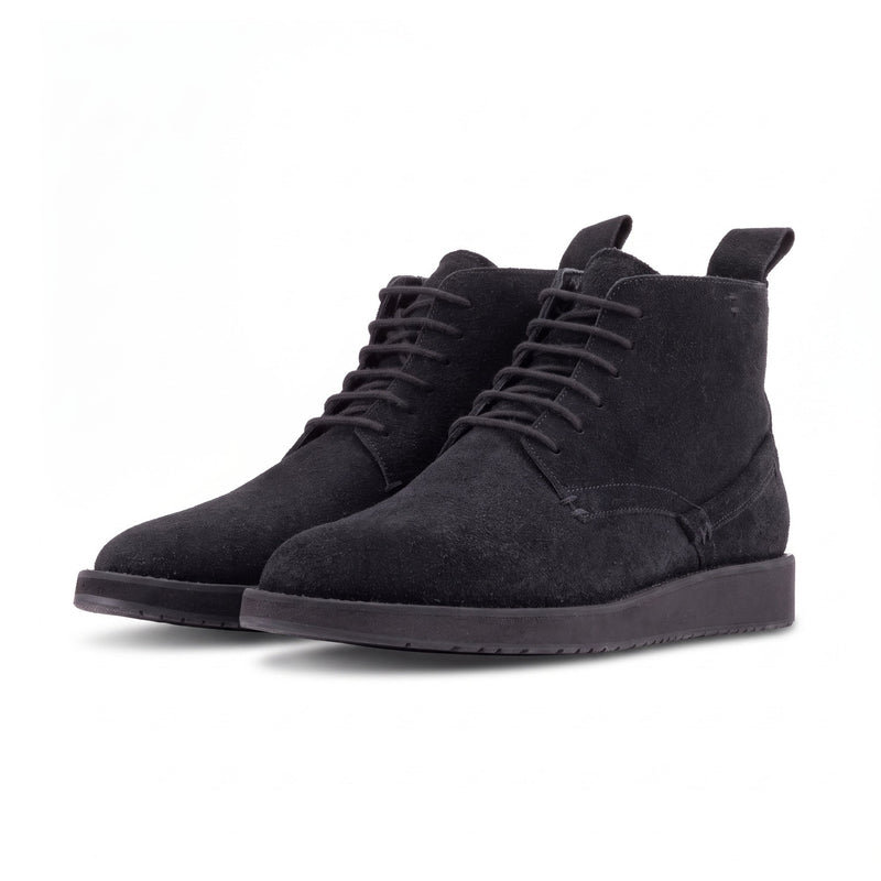 QUIVE London Chester Suede Chukka Boots
