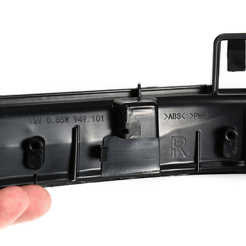 VW Golf MK5 - LED Sequential Side Repeater Unit