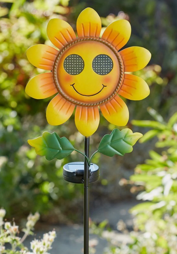 Solar Sunflower Garden Ornament Resin LED Outdoor Decoration