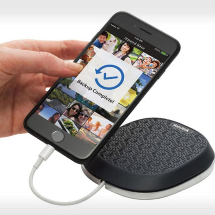 SanDisk iXpand Base - Charge & Backup Your iPhone - 32 GB - Black