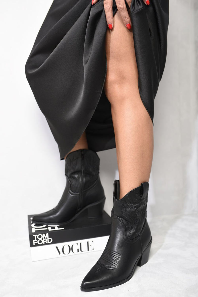 Mid Calf Zip Detail Cowboy Boots