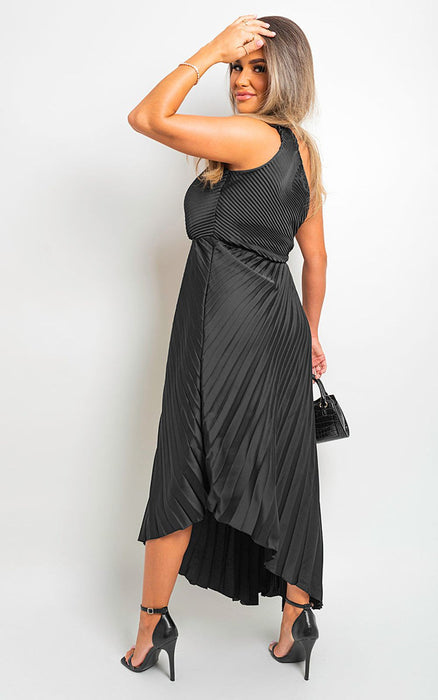 One Shoulder Cut Out Pleated Party Dress - Get ready to steal the spotlight at any special occasion! 💃✨