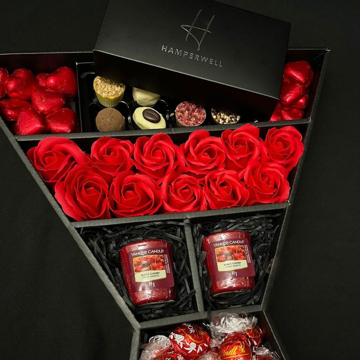 Lindt Lindor & Yankee Candle Signature Chocolate Bouquet With Red Roses