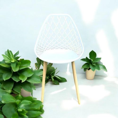 WHITE PLASTIC CHAIR METAL LEGS