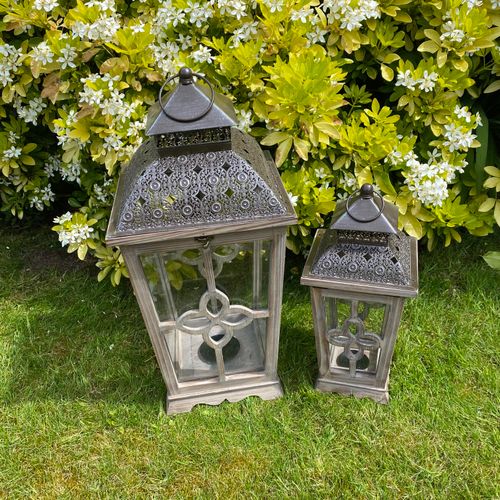 56/37CM SET 2 WOODEN LANTERNS