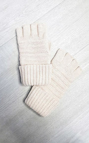 https://images.avasam.com/?w=500&url=https://avasamnew.s3.amazonaws.com/live//ikrush-lola-fingerless-gloves-with-stripe-detail-1635953824528603-02.jpg
