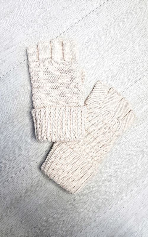 https://images.avasam.com/?w=500&url=https://avasamnew.s3.amazonaws.com/live//ikrush-lola-fingerless-gloves-with-stripe-detail-1635953824528603-02.jpg
