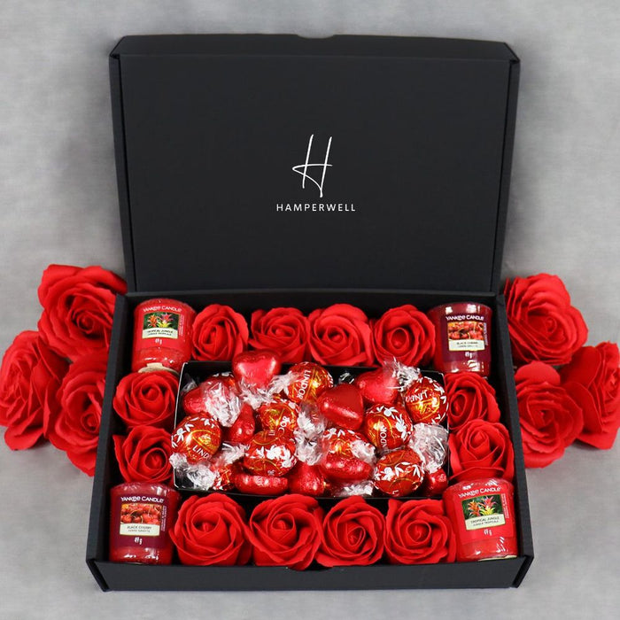 Yankee Candle Ultimate Gift Hamper With Red Roses