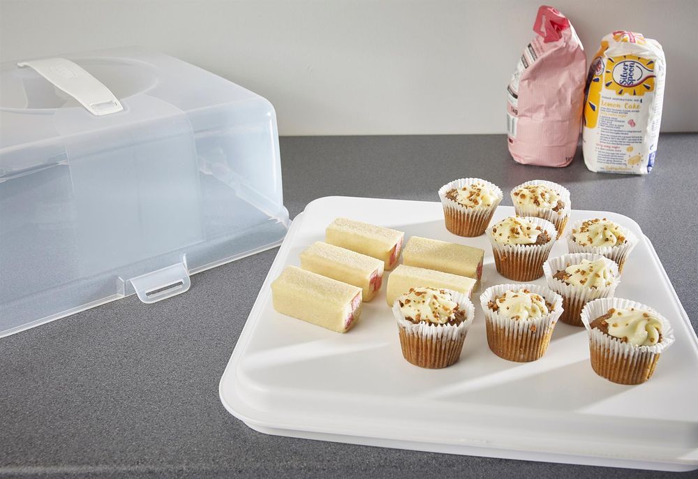 Premium Whitefurze Square Cake Box: High-Quality Plastic with Strong Locking Clips