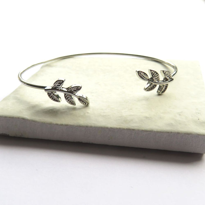 Delicate Silver Leaf Bangle - Perfect for Gifts!