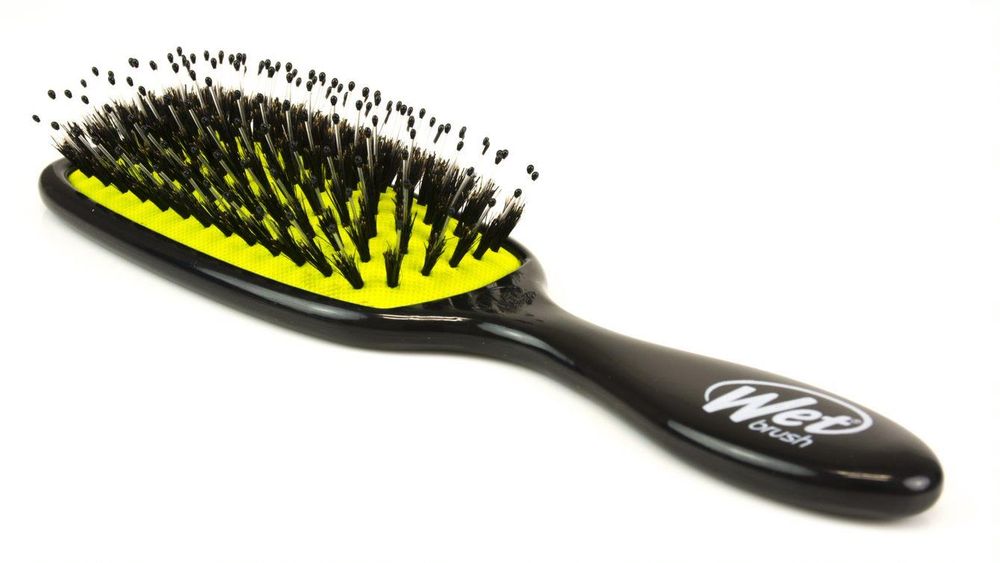 WetBrush Shine Enhancer Black - Detangling Hairbrush for Smooth, Glossy Hair - Soft IntelliFlex® Bristles & Natural Boar Bristles