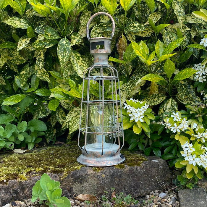 Premium Solar-Powered LED Garden Lantern: Elegant Outdoor Lighting Solution