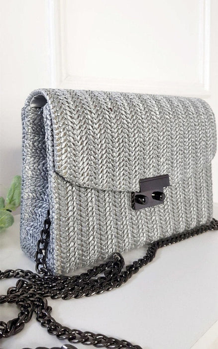 Woven Handbag: Wicker Material, Front Clip, Chain Strap. Cross Body. Grey.