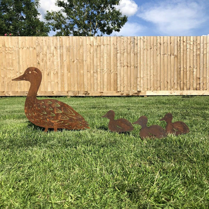 Metal DUCK AND DUCKLINGS Garden Ornament - High-Quality, Rust-Proof Statue for Lawn Decor