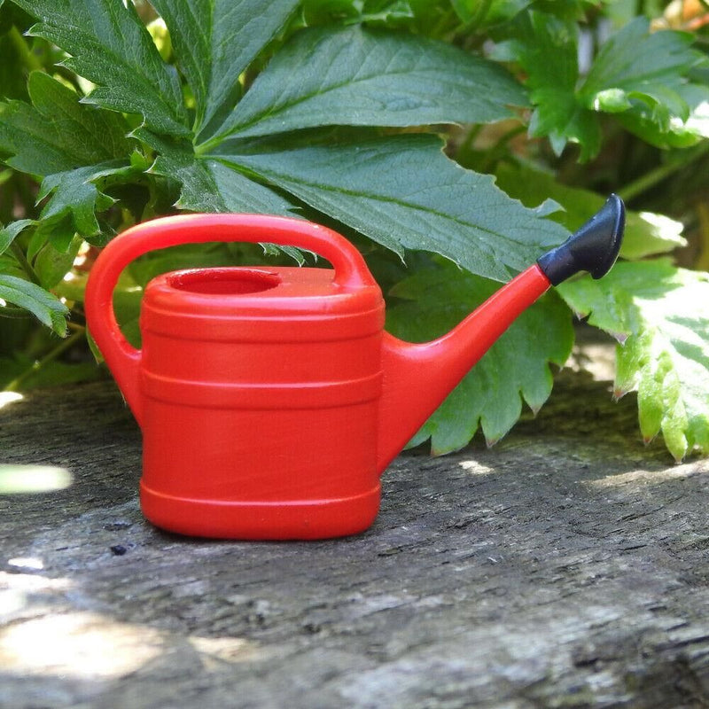 Whitefurze G28WC 7L Watering Can - Red: Wraparound Handle, Detachable Sprinkler Rose, Easy to Pour - Indoor and Outdoor Use