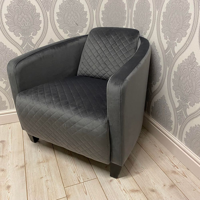 Premium Velvet Armchair - Luxurious & Stylish - Ideal for Home or Office