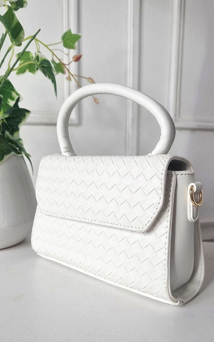 Crisp White Faux Leather Quilted Handbag: Ideal for Day to Night, Luxurious & Stylish - Add to Cart Now!