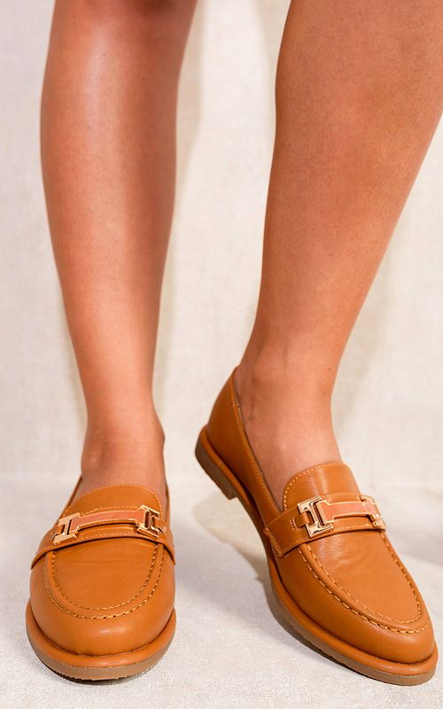 https://images.avasam.com/?w=500&url=https://avasamnew.s3.amazonaws.com/live//ikrush-eleanor-faux-leather-loafer-flats-1698422810-DSC6422_jzx7-xl.jpg