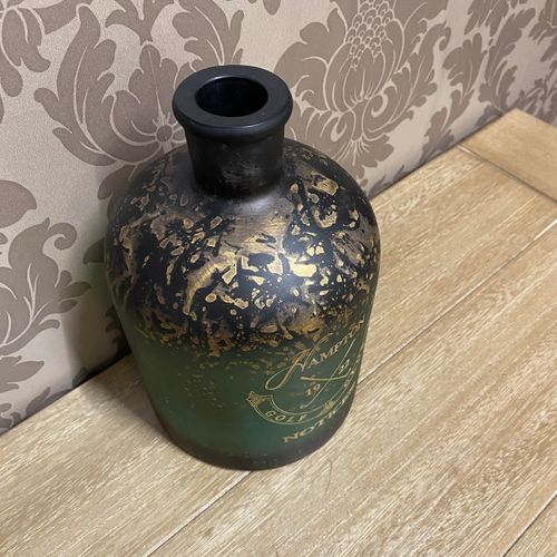 9" GLASS DECORATIVE VASE/BOTTLE