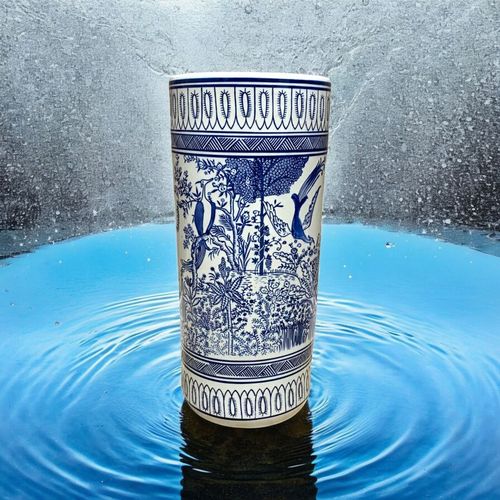 18" ROUND BLUE & WHITE UMBRELLA STAND