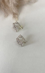 https://images.avasam.com/?url=https://avasamnew.s3.amazonaws.com/live//ikrush-lilah-embellished-earrings-1658250219IMG-0764.jpg&w=500