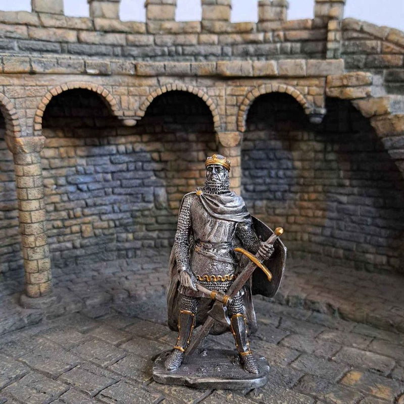 Robert the Bruce Statue with longsword and handaxe 10cm height King of Scots
