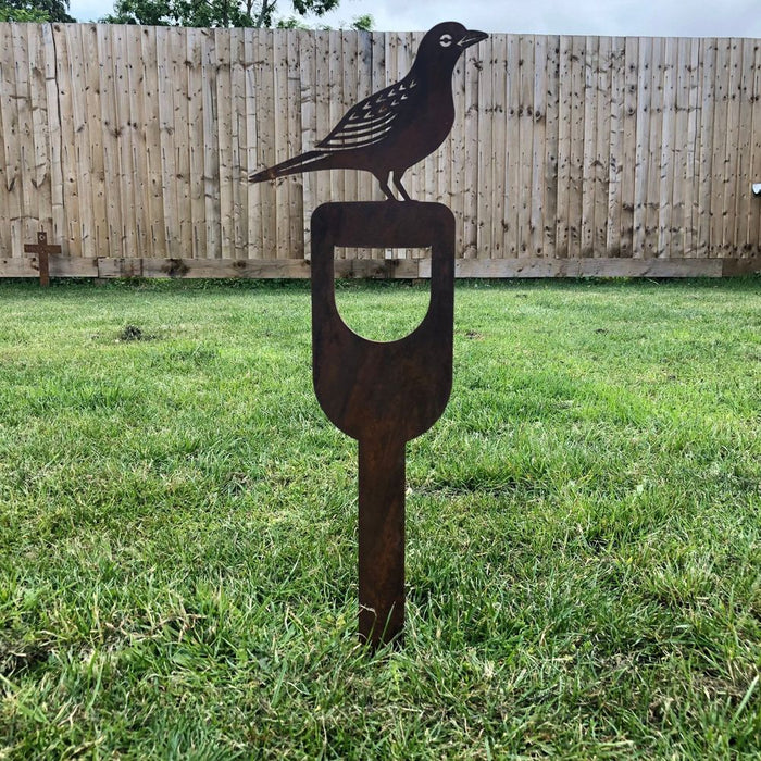 Premium Rusty Metal Blackbird Garden Decoration - Perfect for Any Home or Garden